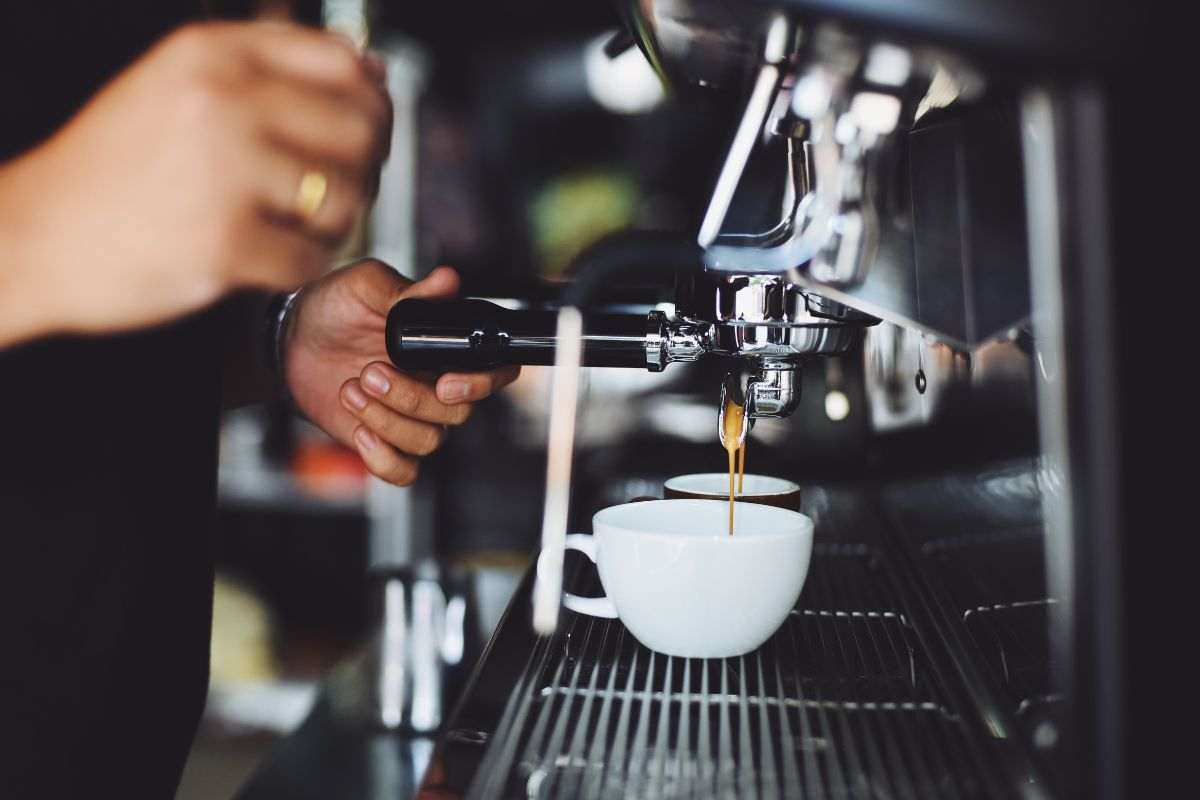 Preparazione del caffè alla macchinetta